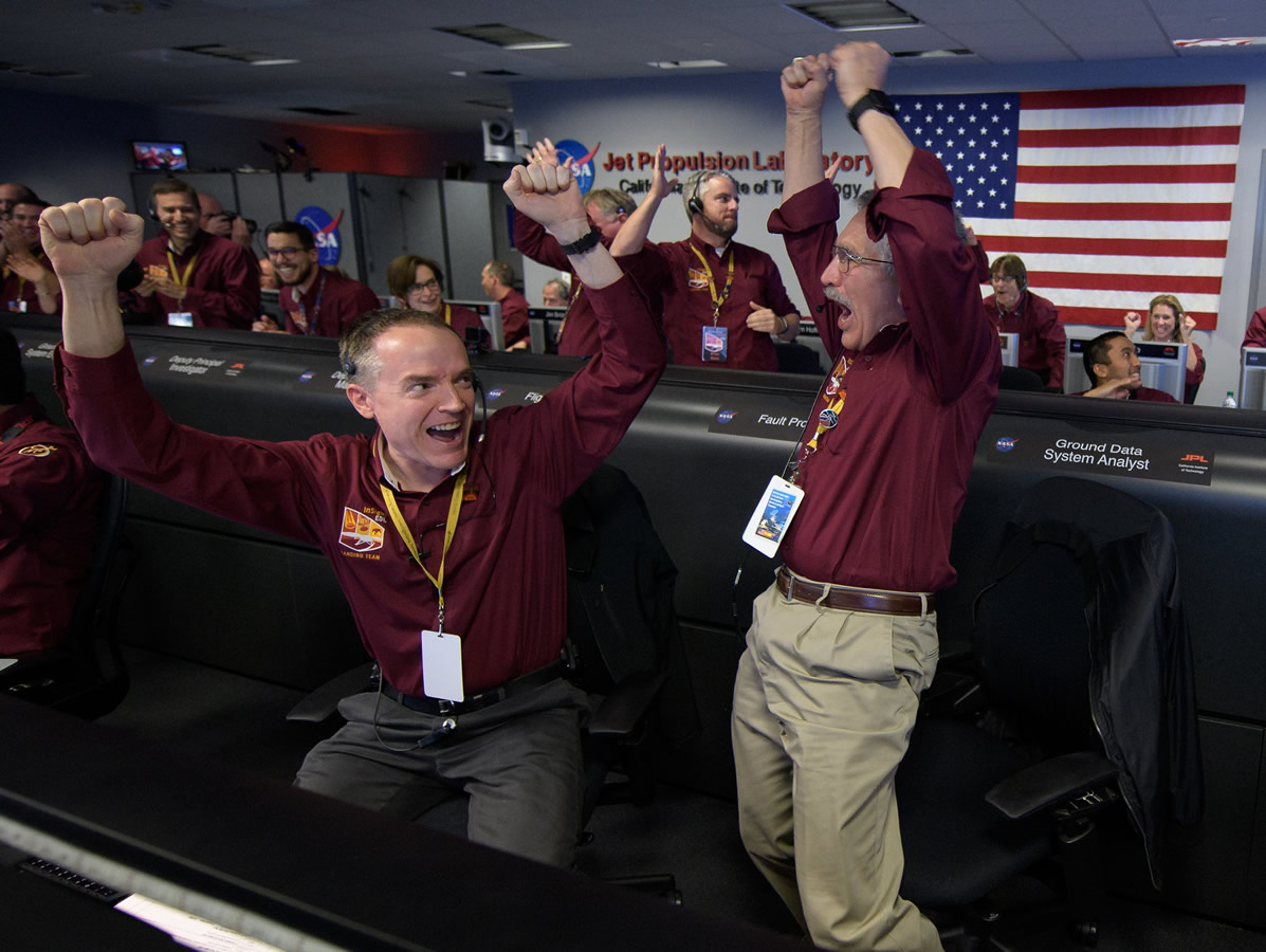 Celebraciones en el Centro de Control de la Misión InSight