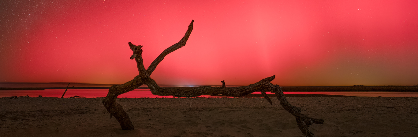 Cielo Teñido de Rojo: Las Sorprendentes Auroras Tras la Tormenta Solar Más Potente del Año