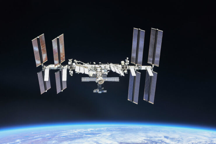 La Tripulación de la ISS Continúa Solucionando Problemas Mientras Aíslan Fugas Pequeñas