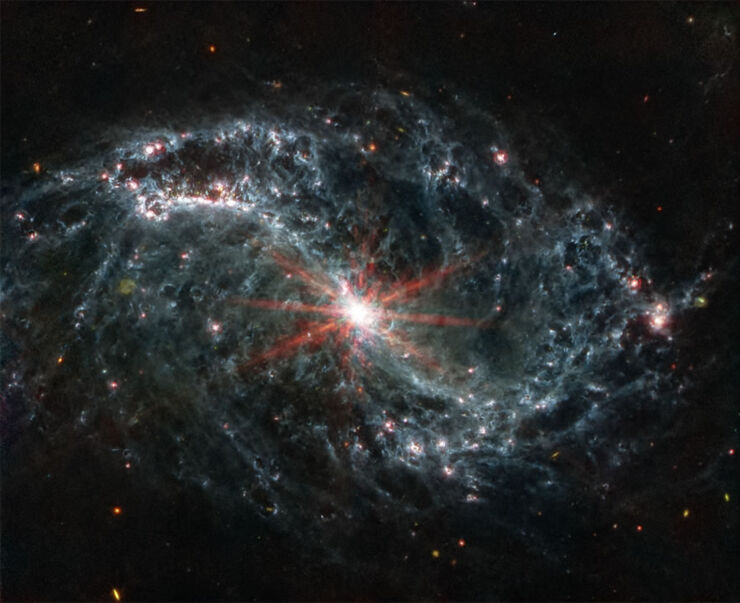 Galaxia NGC 7496 vista por Webb