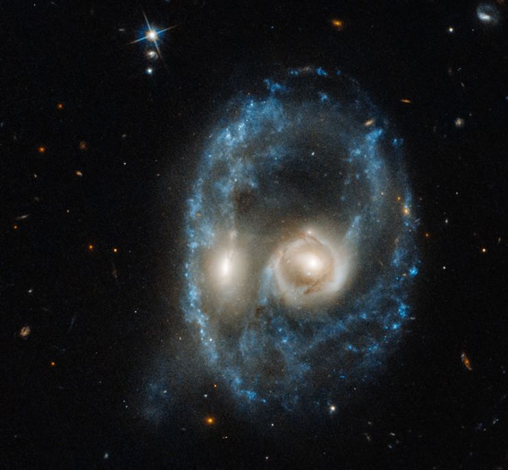 El Hubble Capta una Cara Cósmica