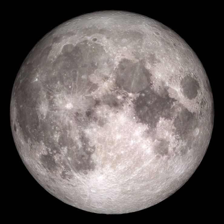 Nuevos Datos Apuntan a que la Luna es más Metálica de lo que se Creía