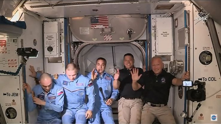 La Crew Dragon se Acopla con Ëxito a la ISS