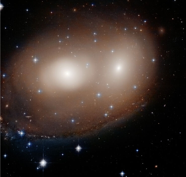 El Hubble Encuentra un Par de Galaxias