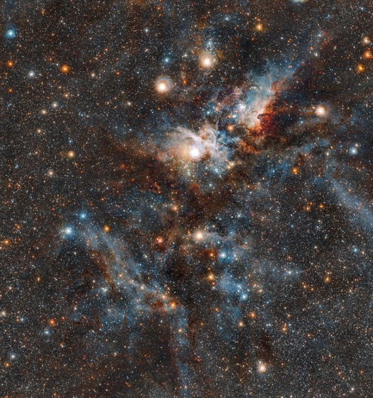 Estrellas vs. Polvo en la Nebulosa Carina