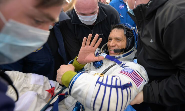 Récord de Permanencia en el Espacio Para un Astronauta de la NASA