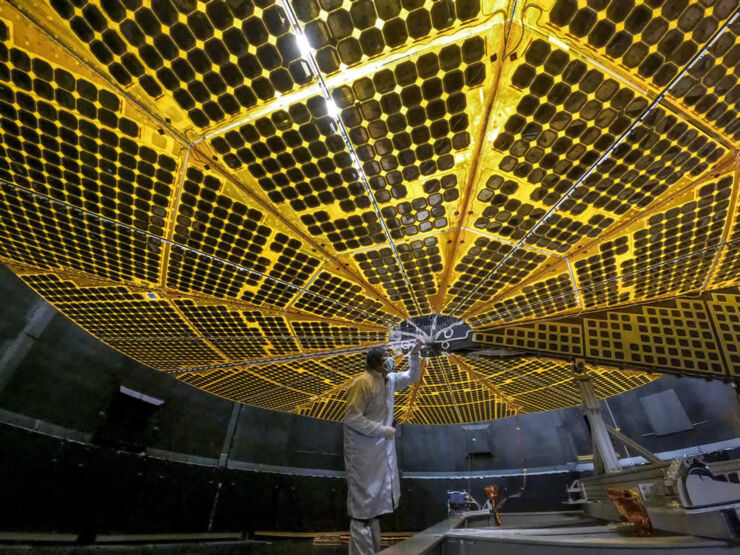 Lucy Realiza un Prueba Exitosa del Despliegue de sus Paneles Solares