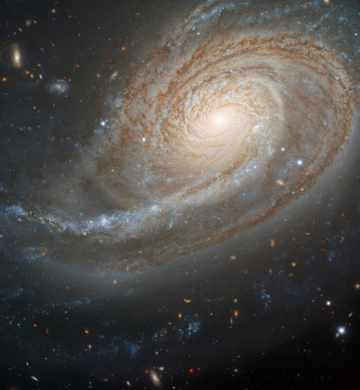 Una Galaxia con un Brazo Galáctico Extra Grande