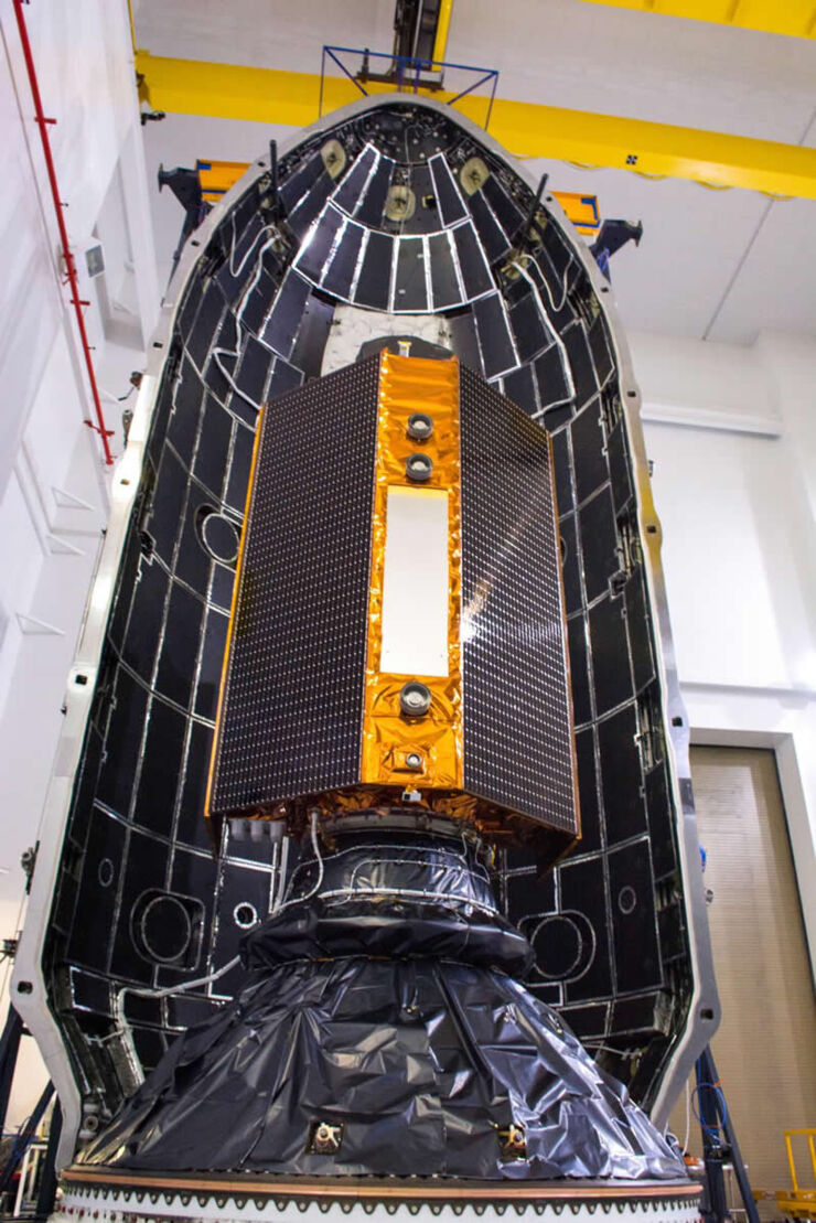 El satélite Sentinel-6 Michael Freilich ya ha sido encapsulado en el cono protector, o carenado de carga útil