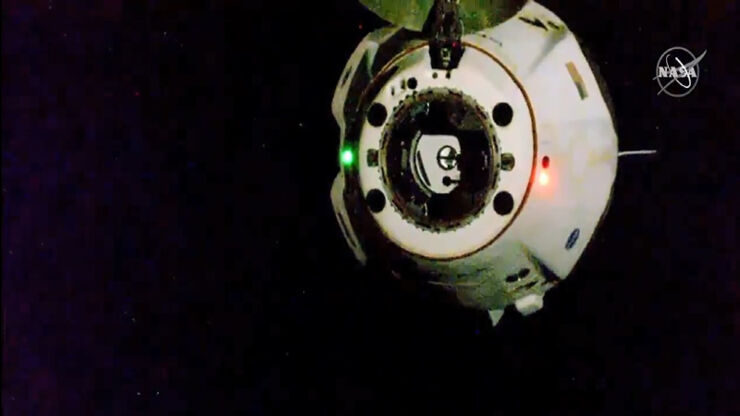 Desacoplamiento de la Crew Dragon de la ISS