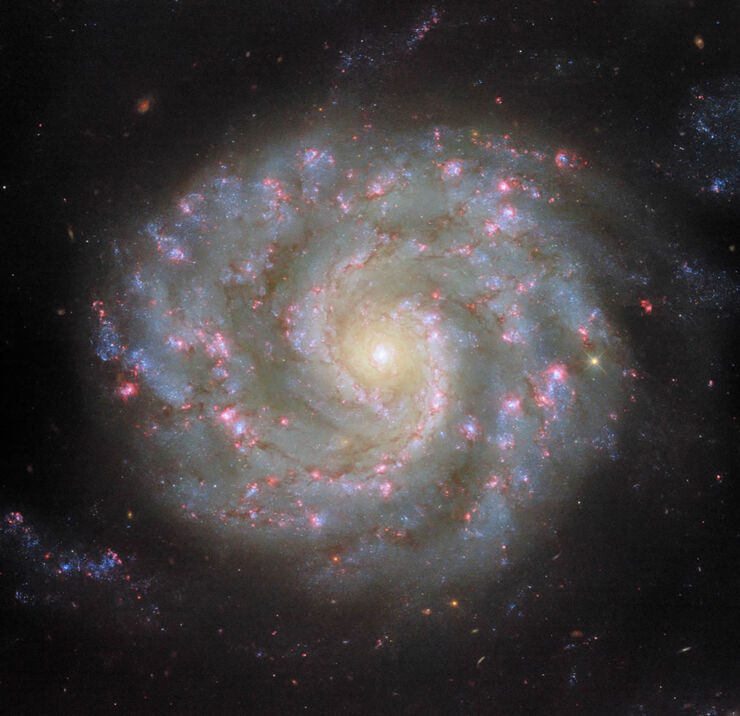El Hubble Captura en Detalle los Brazos de una Lejana Galaxia Espiral
