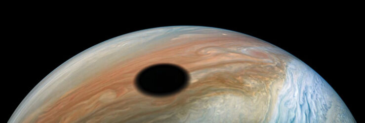 Espectacular Imagen de la Sombra de Io Sobre Júpiter