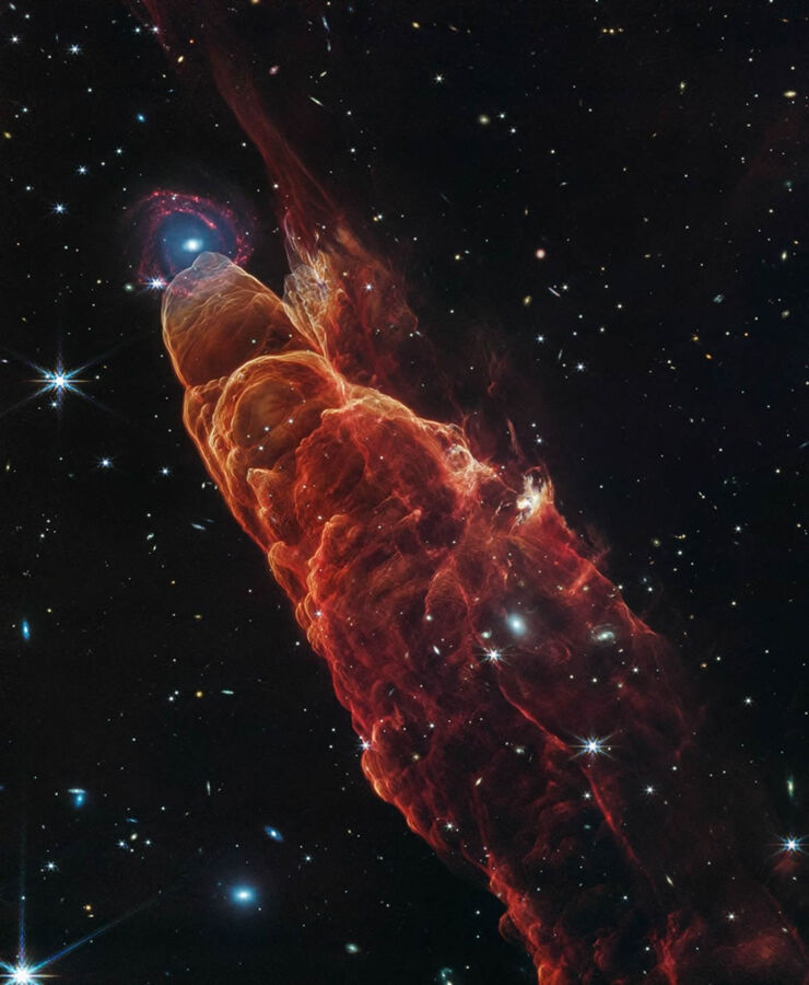El Telescopio Webb Desvela la Verdadera Naturaleza de un Tornado Cósmico