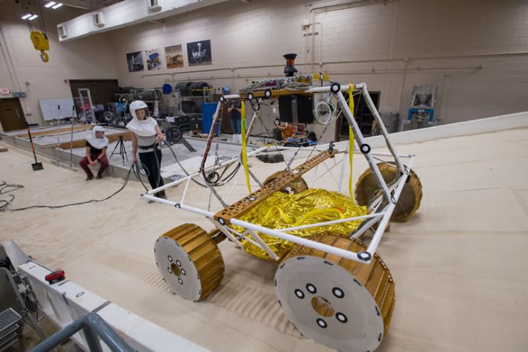 Comienzan las Pruebas del Nuevo Rover Lunar de la NASA
