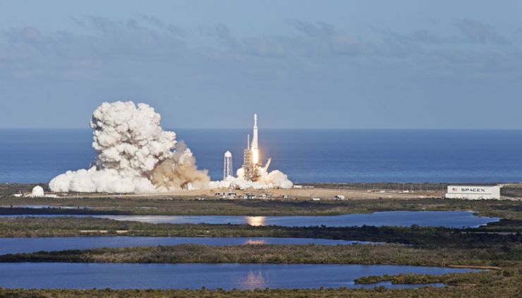 Falcon Heavy: Una Historia Exitosa del Puerto Espacial Multiusuario de la NASA