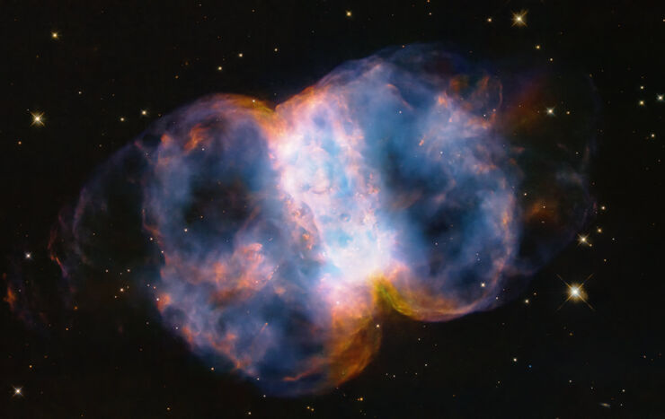 El Hubble Celebra su 34º Aniversario Observando la Pequeña Nebulosa Dumbbell