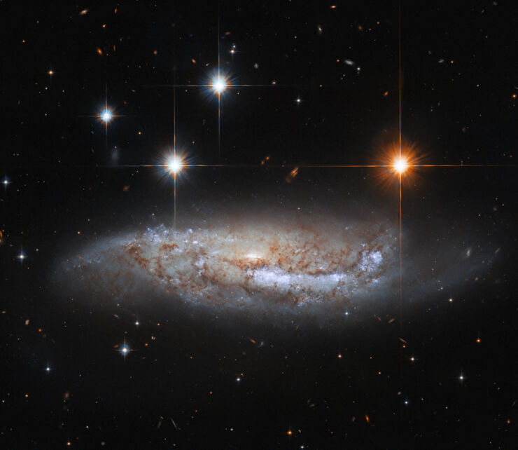 El Hubble Observa una Galaxia con un Pasado Explosivo